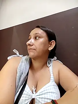 Snapshot of Andry-19 chatting on March 4, 2026, 8:38 pm Andry-19 online show from March 4, 2026, 8:38 pm