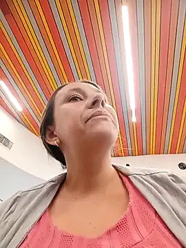 Snapshot of Andry-19 chatting on February 24, 2026, 8:21 pm Andry-19 online show from February 24, 2026, 8:21 pm