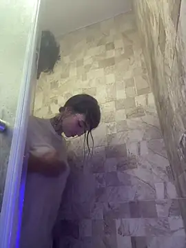 dulce-katt online show from April 21, 2026, 2:51 am