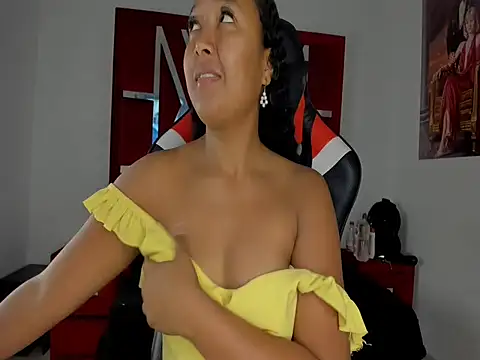 sweetdesireasm online show from April 22, 2026, 9:21 pm
