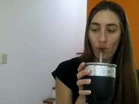 Snapshot of Noracherry chatting on February 5, 2026, 11:39 am Noracherry online show from February 5, 2026, 11:39 am