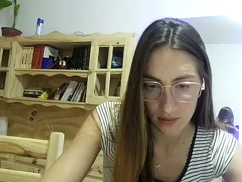 Snapshot of Noracherry chatting on February 28, 2026, 2:33 am Noracherry online show from February 28, 2026, 2:33 am