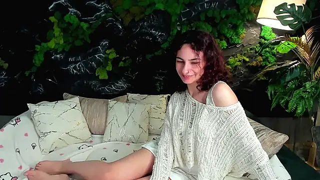 Snapshot of RIANA_SI chatting on May 17, 2026, 11:38 pm RIANA SI online show from May 17, 2026, 11:38 pm