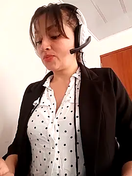 Alejandra N online show from February 6, 2026, 2:24 pm