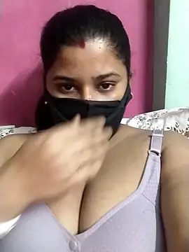 pinkisaha75 online show from April 5, 2026, 2:02 pm