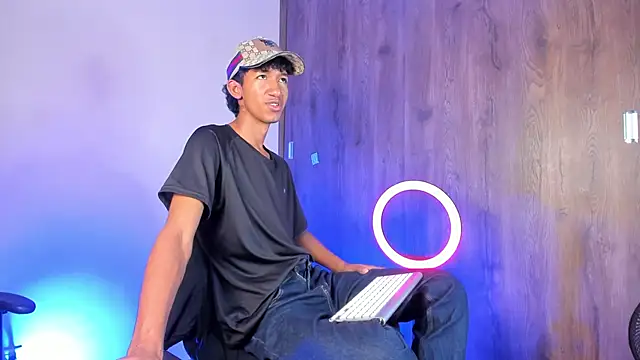 neitan miller  online show from February 19, 2026, 1:19 pm