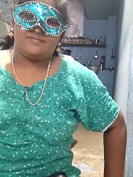 divyasree1431 online show from April 12, 2026, 1:03 pm