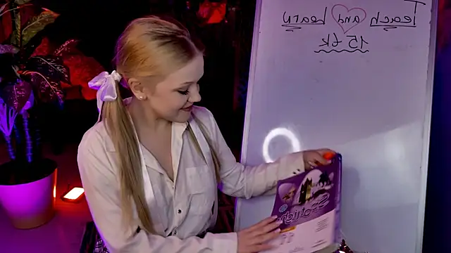 ChloeWhite online show from April 12, 2026, 9:45 am