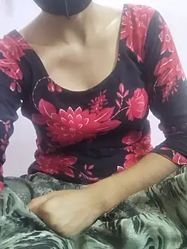 Snapshot of Kavya-Ranii chatting on July 13, 2026, 9:08 am Kavya-Ranii online show from July 13, 2026, 9:08 am