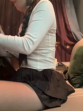 mi-ki1314 online show from April 12, 2026, 5:11 am