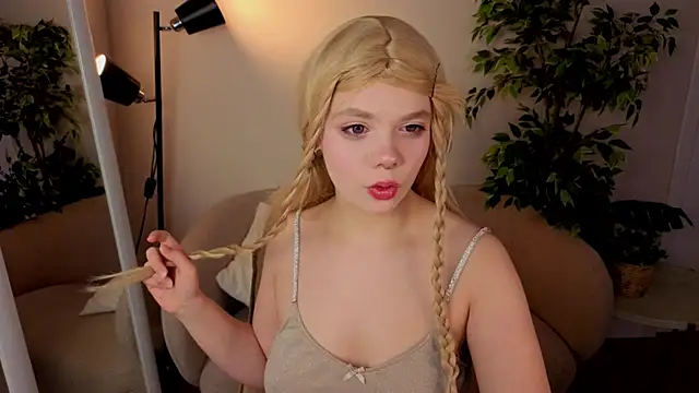 Waifu Ketrin online show from February 4, 2026, 6:41 am