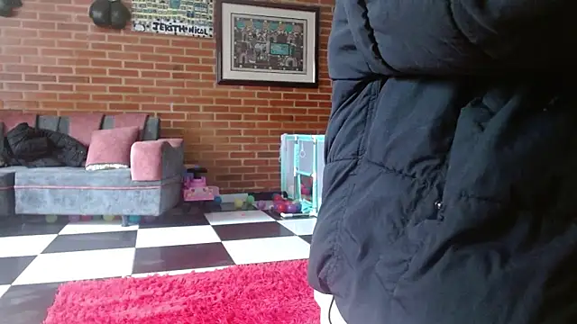 Lia rouse04 online show from April 6, 2026, 1:01 pm