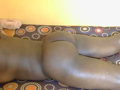 Quueenafrica online show from April 5, 2026, 6:25 pm