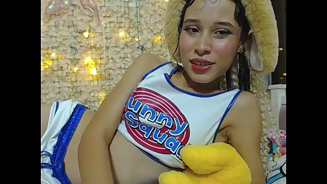 Snapshot of Cute-Cherry12 chatting on March 17, 2026, 5:32 am Cute-Cherry12 online show from March 17, 2026, 5:32 am