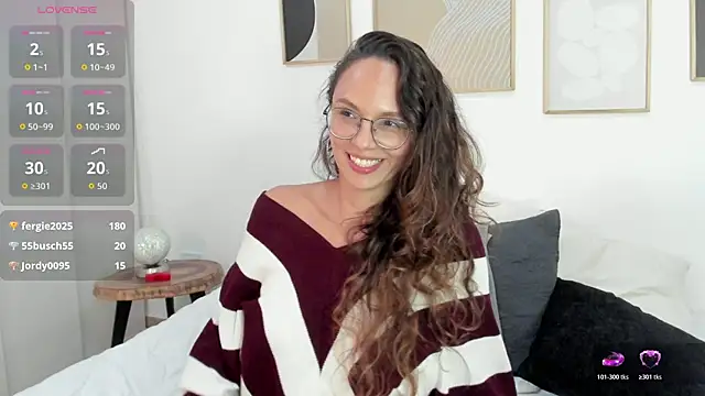 Julianneharris online show from April 18, 2026, 7:07 pm