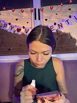 EmmaJhoons online show from February 13, 2026, 11:54 am