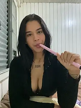 aslhey sandova online show from March 29, 2026, 12:45 am