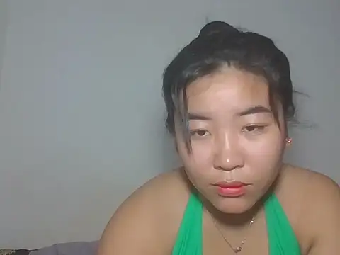 Zyeiii online show from March 14, 2026, 9:43 pm