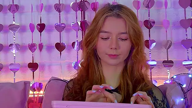 VanessaVienne online show from February 10, 2026, 5:34 pm