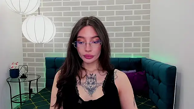 IvyDainty online show from May 27, 2026, 1:37 am