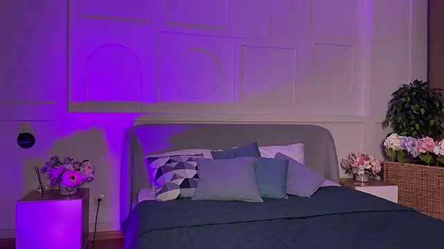  SilkyShadow  online show from February 5, 2026, 1:12 am