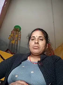 Snapshot of Reena_lodha chatting on February 4, 2026, 12:27 am Reena lodha online show from February 4, 2026, 12:27 am