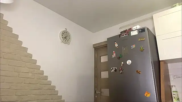 ElsieKuhlmann online show from March 5, 2026, 5:04 am