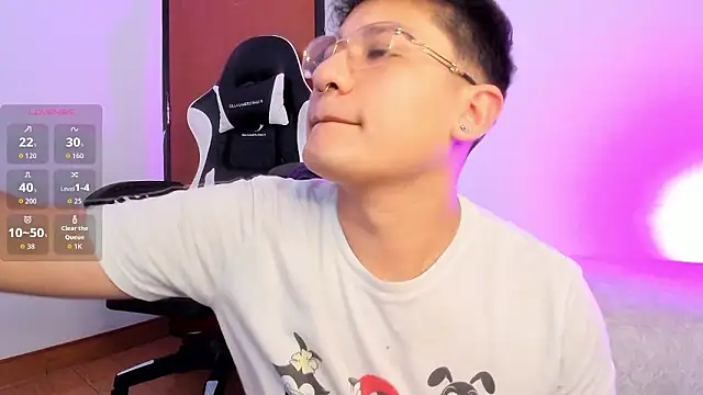 Snapshot of Theo_Rowan chatting on February 2, 2026, 8:19 pm Theo Rowan online show from February 2, 2026, 8:19 pm