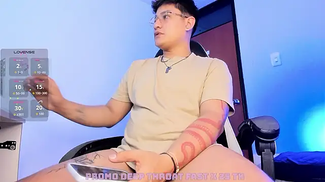 Snapshot of Theo_Rowan chatting on February 7, 2026, 7:11 pm Theo Rowan online show from February 7, 2026, 7:11 pm