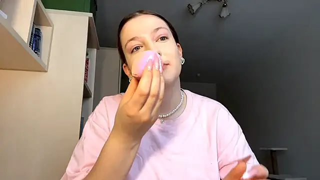 JammieMickiewicz online show from February 19, 2026, 8:11 am