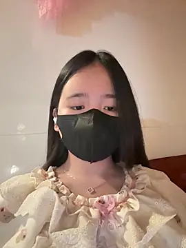 Gwen879 online show from March 13, 2026, 11:15 am