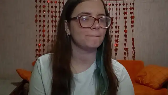 Miyabeee online show from February 12, 2026, 5:02 pm