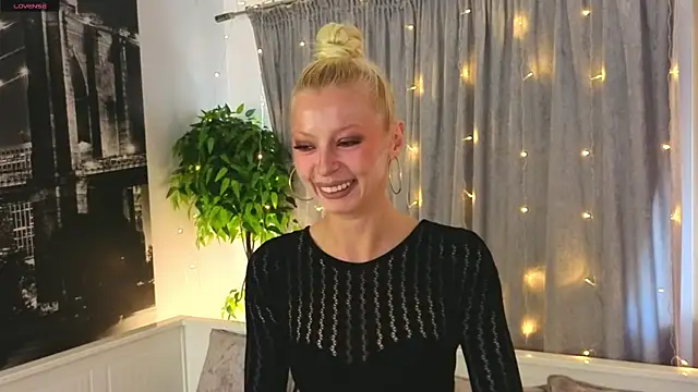 LanaReals online show from January 14, 2026, 7:34 am