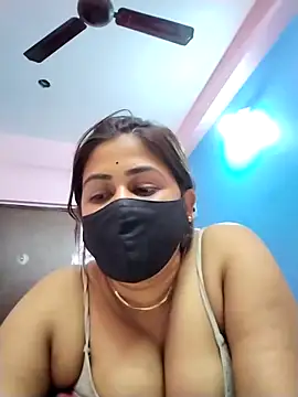 pinkihot23 online show from March 12, 2026, 6:45 pm