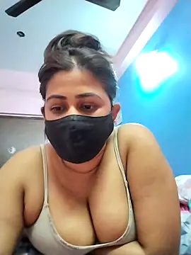 pinkihot23 online show from March 10, 2026, 5:39 pm