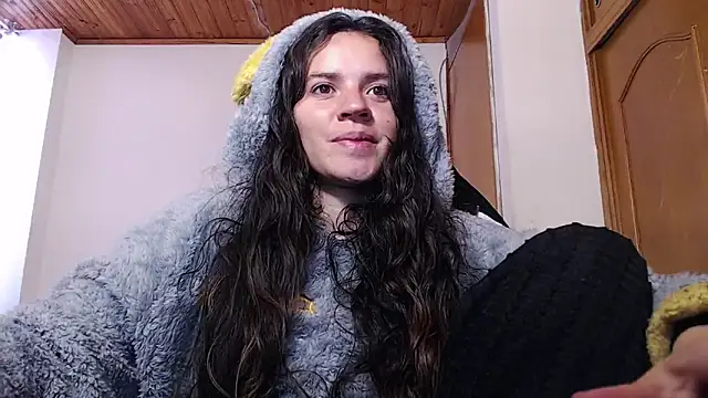 Shanel Lozano online show from February 1, 2026, 9:13 pm