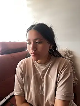 Veronica Wins  online show from March 5, 2026, 6:59 pm