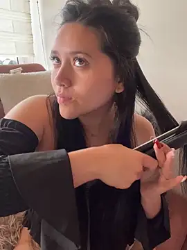 Veronica Wins  online show from February 25, 2026, 7:03 pm