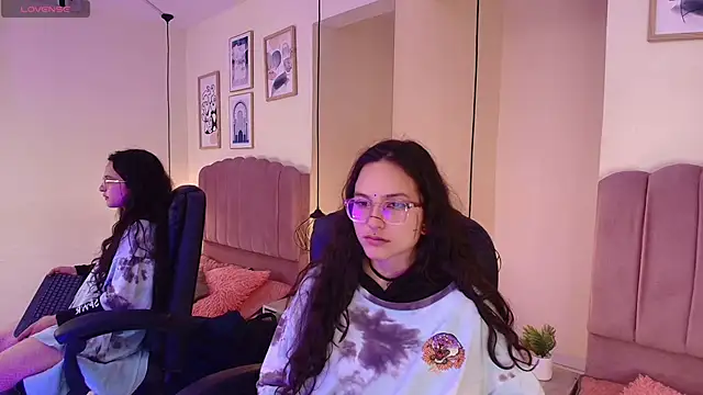 Hanabie  online show from February 6, 2026, 3:24 am