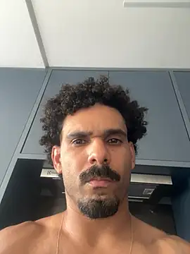 Snapshot of Gustavo17model chatting on January 8, 2026, 7:31 pm Gustavo17model online show from January 8, 2026, 7:31 pm