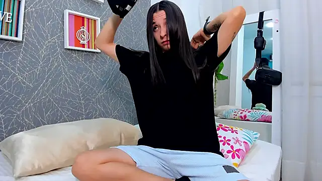 ViictoriiaSaenz online show from May 13, 2026, 2:29 am