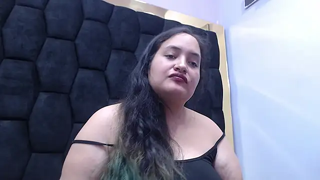 MiaRouss69 online show from February 9, 2026, 3:43 pm