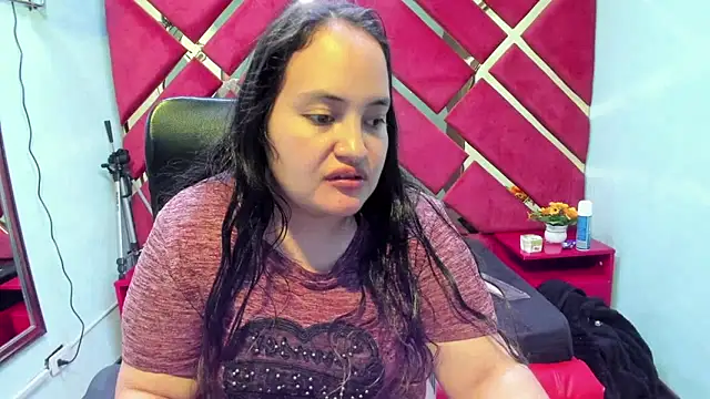 MiaRouss69 online show from February 11, 2026, 4:56 am