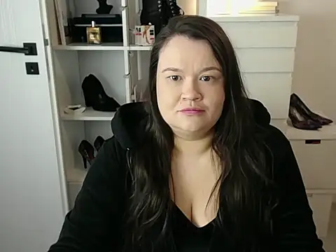 HollyDanceSoul online show from April 3, 2026, 4:19 am