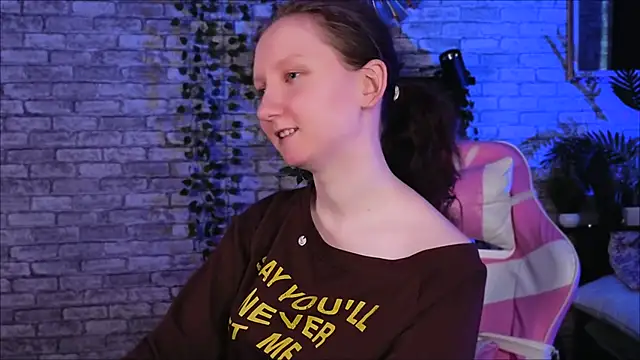 Snapshot of SunshineBlaze chatting on May 20, 2026, 1:19 pm SunshineBlaze online show from May 20, 2026, 1:19 pm