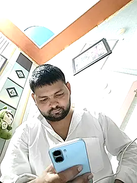 Pulkeet1433 online show from April 17, 2026, 1:36 pm