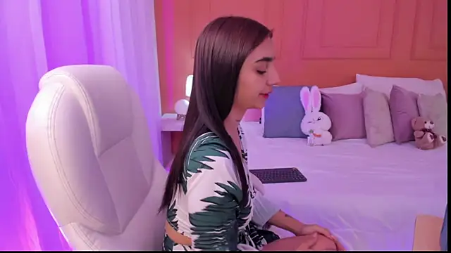 Snapshot of Abriil_cutee chatting on July 8, 2026, 2:40 pm Abriil cutee online show from July 8, 2026, 2:40 pm