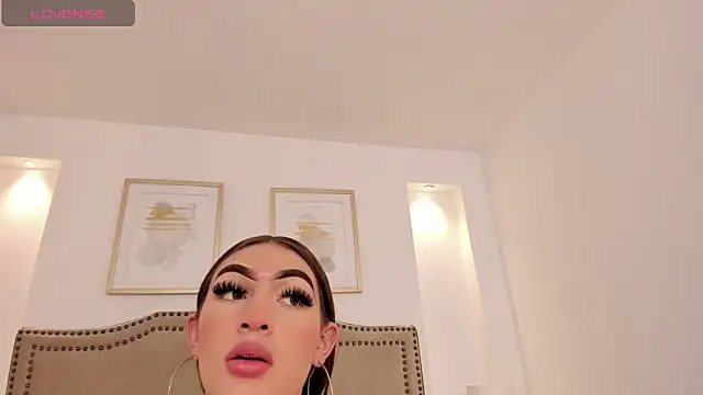 lizz lunna online show from February 25, 2026, 8:41 pm