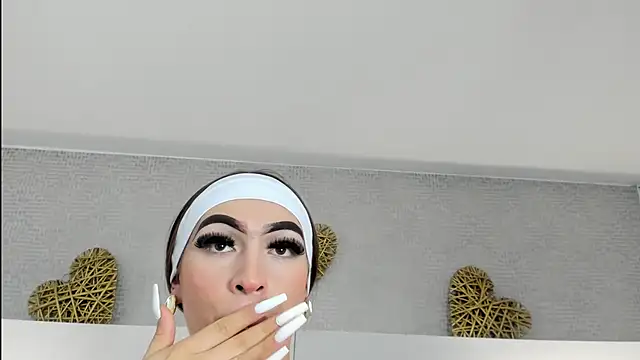 lizz lunna online show from February 10, 2026, 8:41 pm