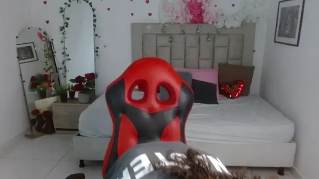 Axel fox77 online show from June 14, 2026, 1:13 am